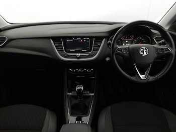 Used Vauxhall Grandland X 2018 for sale - 76233632: Photo 2
