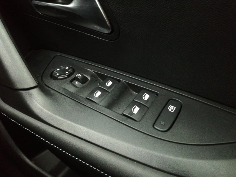 Used Peugeot 2008 2023 for sale - 77380089: Photo 16