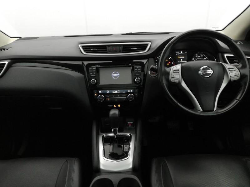 Used Nissan Qashqai 2017 for sale - 76920430: Photo 2