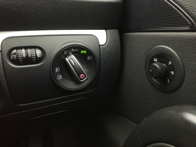 Used Volkswagen Scirocco 2011 for sale - 77439399: Photo 17