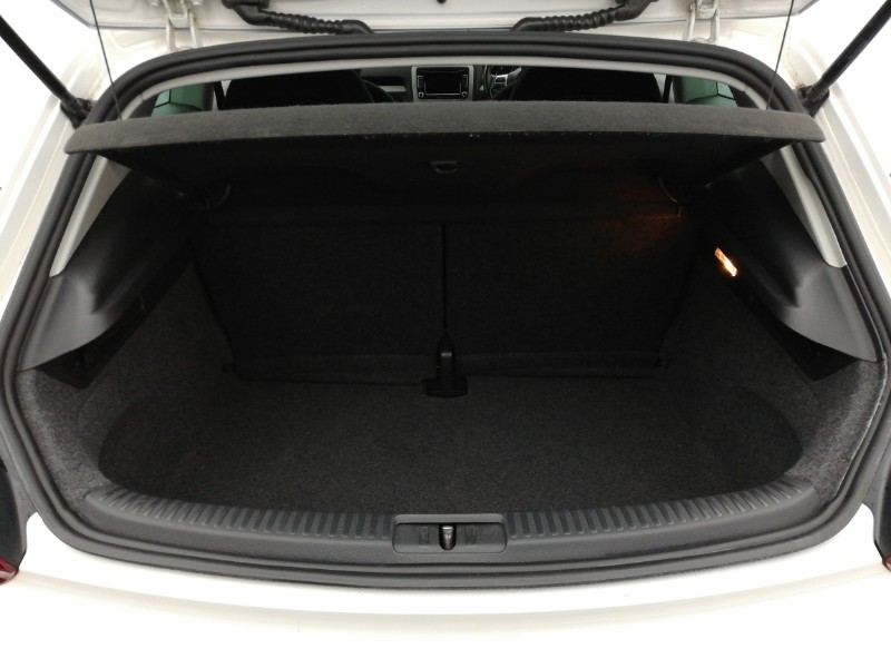 Used Volkswagen Scirocco 2011 for sale - 77439399: Photo 8