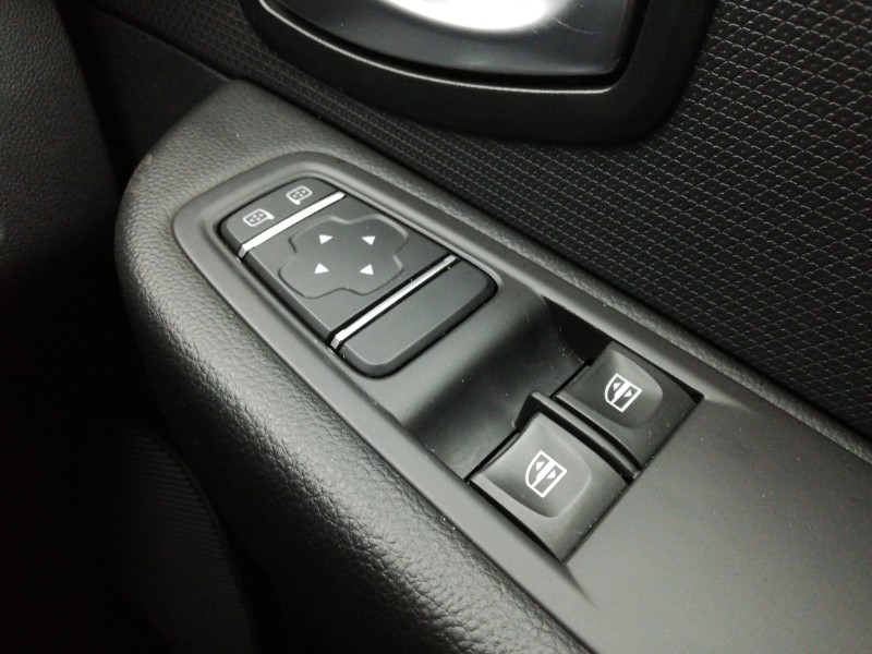 Used Renault Clio 2017 for sale - 76815799: Photo 15