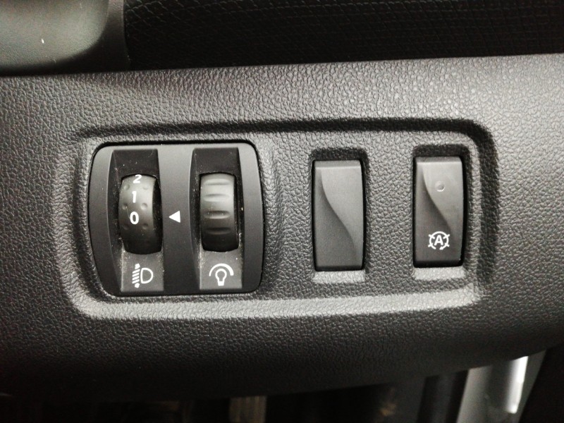 Used Renault Clio 2017 for sale - 76815799: Photo 17