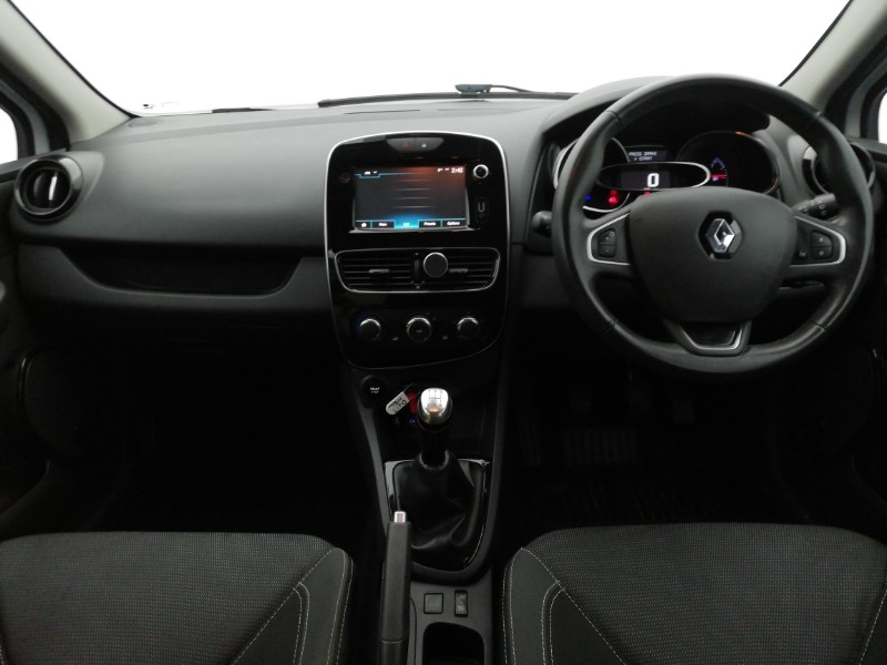 Used Renault Clio 2017 for sale - 76815799: Photo 2