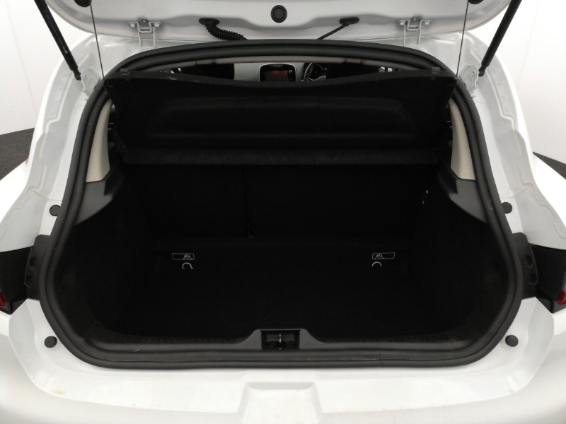 Used Renault Clio 2017 for sale - 76815799: Photo 8