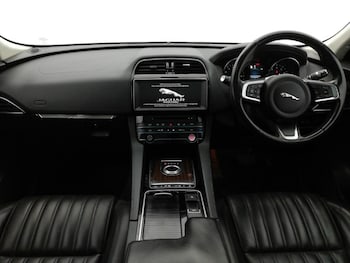Used Jaguar F-Pace 2020 for sale - 78735561: Photo