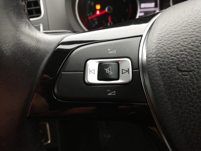 Used Volkswagen Polo 2015 for sale - 77644705: Photo 13