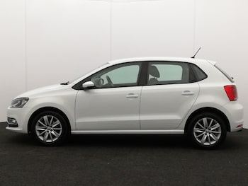 Used Volkswagen Polo 2015 for sale - 77644705: Photo