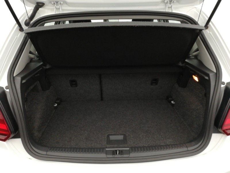 Used Volkswagen Polo 2015 for sale - 77644705: Photo 8