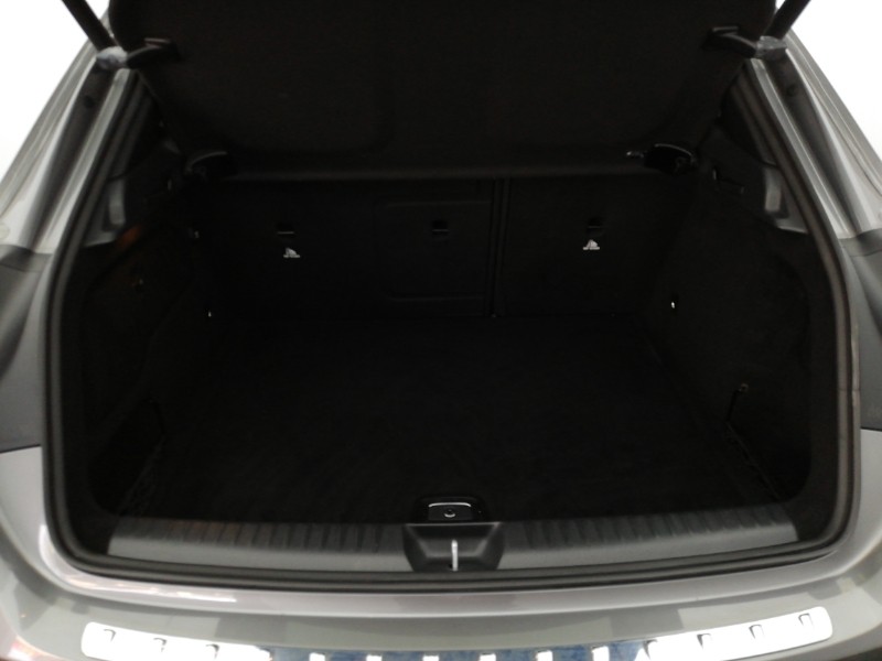 Used Mercedes-Benz GLA 2018 for sale - 78023583: Photo 8