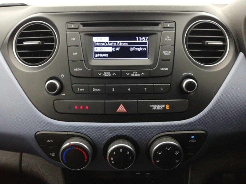 Used Hyundai i10 2014 for sale - 76301909: Photo 10