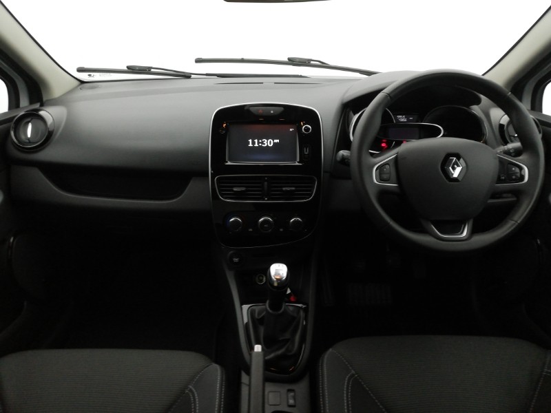 Used Renault Clio 2018 for sale - 76414624: Photo 2