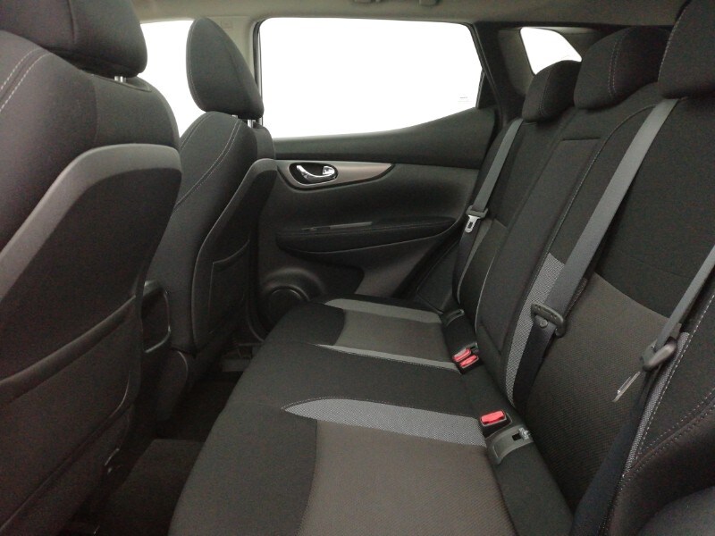 Used Nissan Qashqai 2017 for sale - 76815804: Photo 6