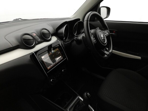 Used Suzuki Swift 2021 for sale - 76053049: Photo 5