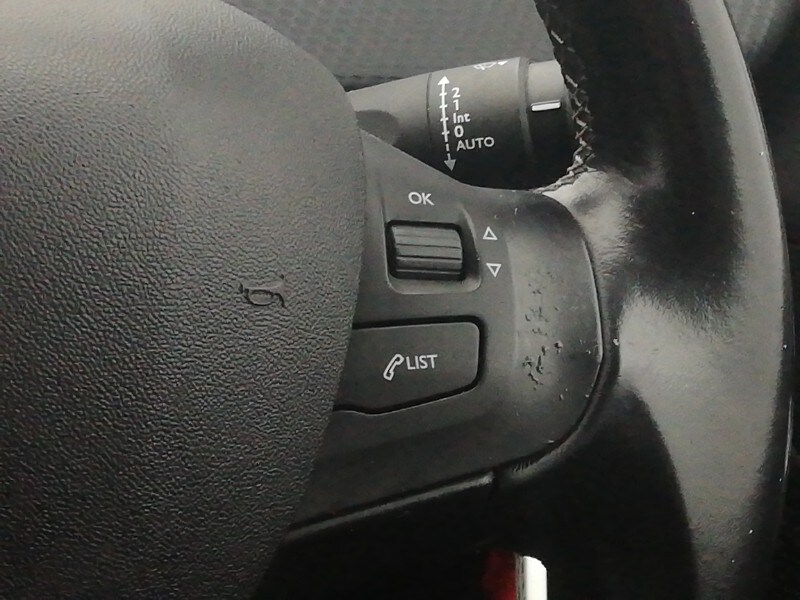 Used Peugeot 208 2017 for sale - 78155843: Photo 10