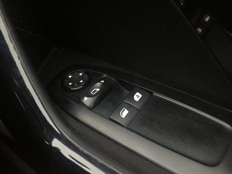 Used Peugeot 208 2017 for sale - 78155843: Photo 16