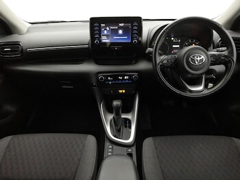 Used Toyota Yaris 2022 for sale - 77690120: Photo
