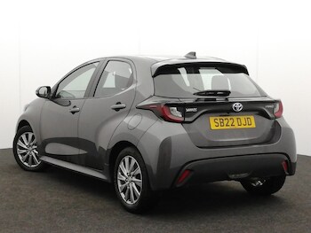 Used Toyota Yaris 2022 for sale - 77690120: Photo