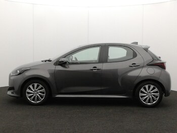 Used Toyota Yaris 2022 for sale - 77690120: Photo