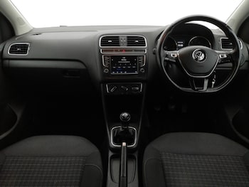 Used Volkswagen Polo 2016 for sale - 78688502: Photo