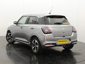 Used Suzuki Swift 2024 for sale - 75971903: Photo