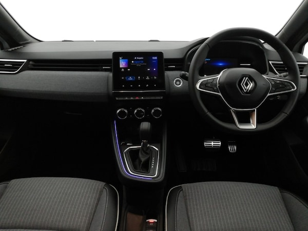 Used Renault Clio 2024 for sale - 76250877: Photo 2