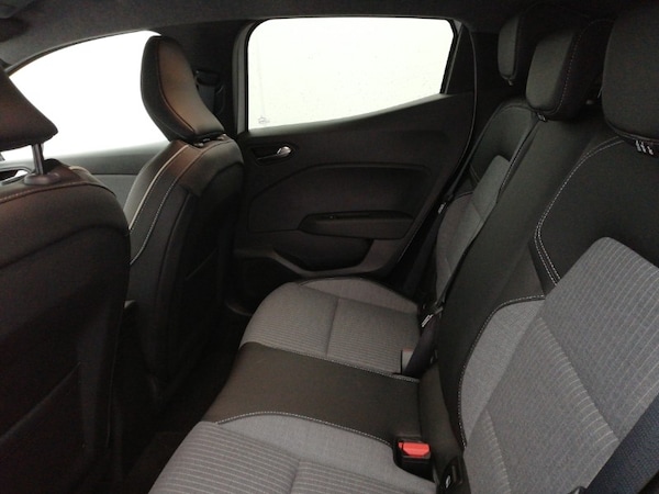 Used Renault Clio 2024 for sale - 76250877: Photo 6