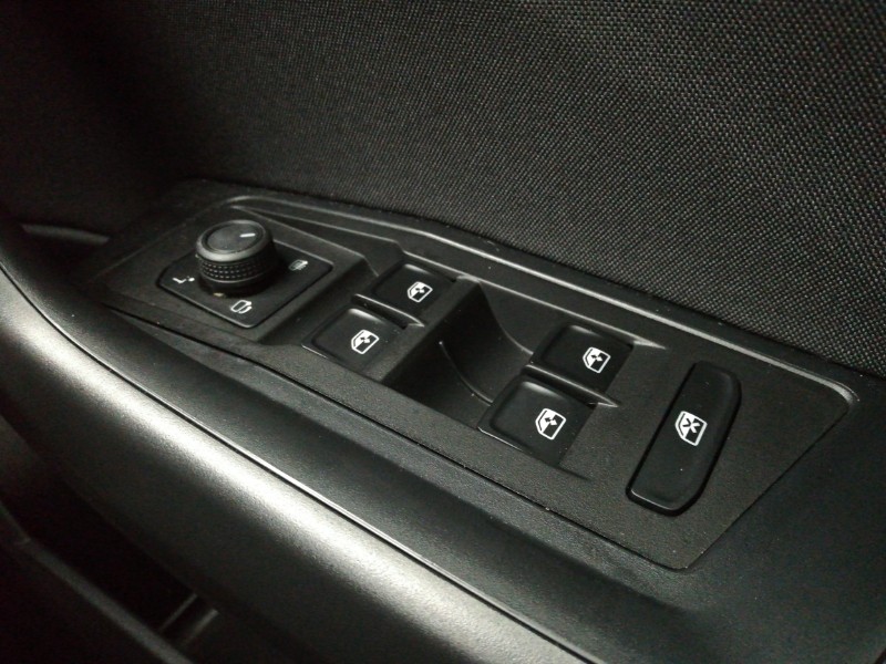 Used Volkswagen T-Roc 2023 for sale - 76779848: Photo 15