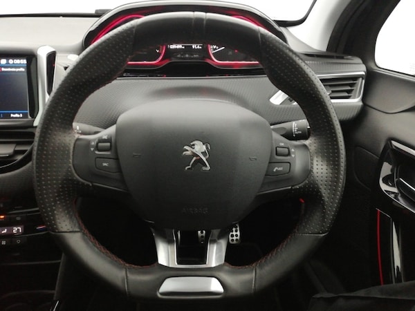 Used Peugeot 2008 2019 for sale - 76282088: Photo 11