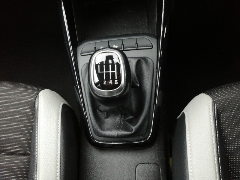 Used Kia Stonic 2019 for sale - 77544500: Photo 12