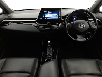 Used Toyota C-HR 2018 for sale - 78342787: Photo