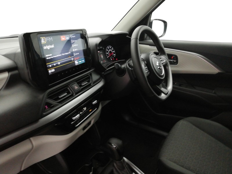 Used Suzuki Swift 2024 for sale - 76964239: Photo 5