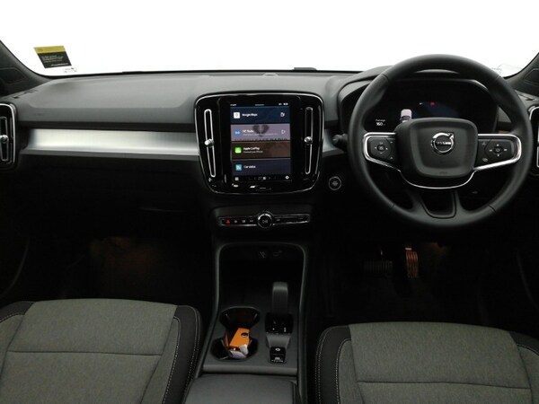 Used Volvo XC40 2024 for sale - 76195328: Photo 2