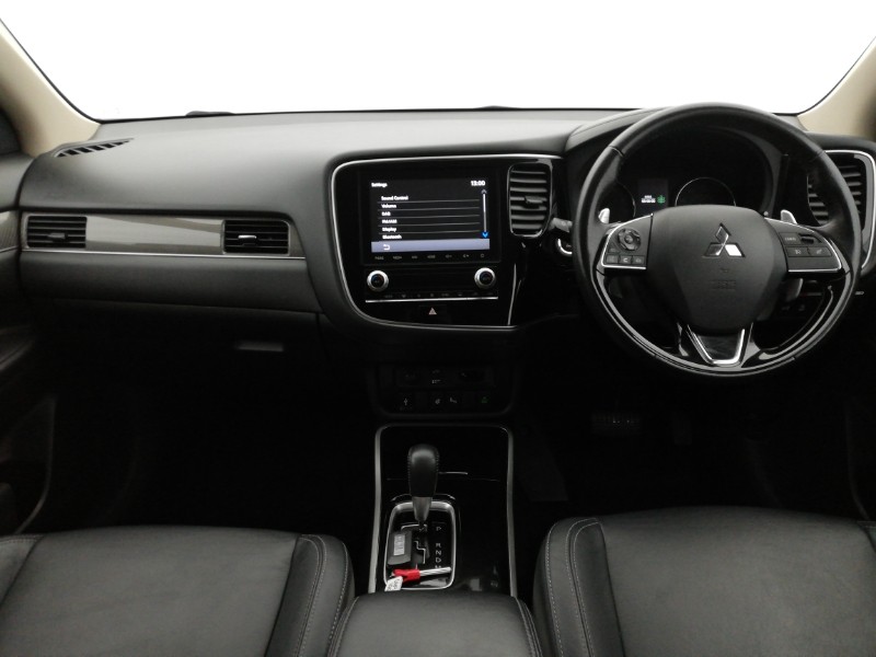 Used Mitsubishi Outlander 2019 for sale - 76815800: Photo 2