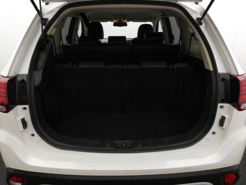 Used Mitsubishi Outlander 2019 for sale - 76815800: Photo 8