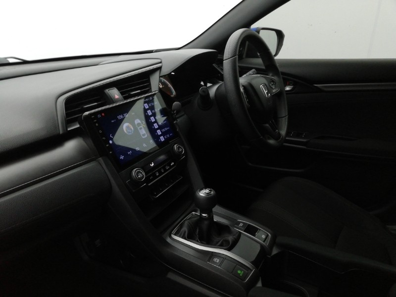 Used Honda Civic 2018 for sale - 76970365: Photo 5