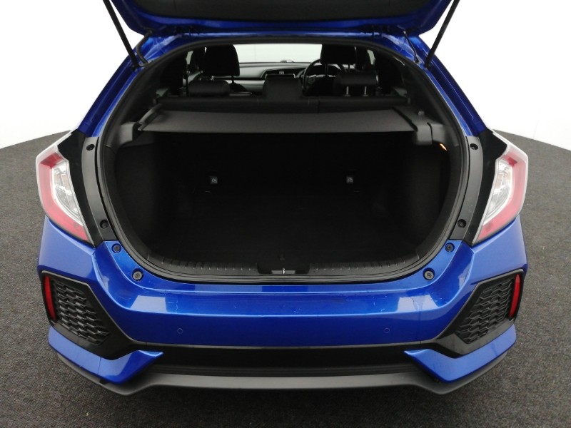 Used Honda Civic 2018 for sale - 76970365: Photo 8