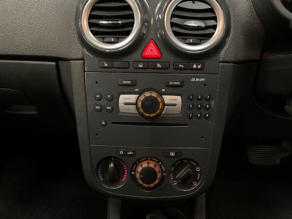 Used Vauxhall Corsa 2011 for sale - 76236117: Photo 32