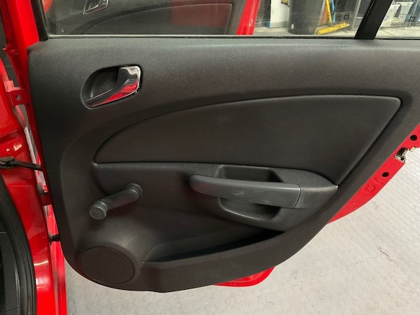 Used Vauxhall Corsa 2011 for sale - 76236117: Photo 48