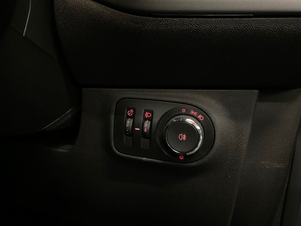 Used Vauxhall Corsa 2015 for sale - 77421746: Photo 42