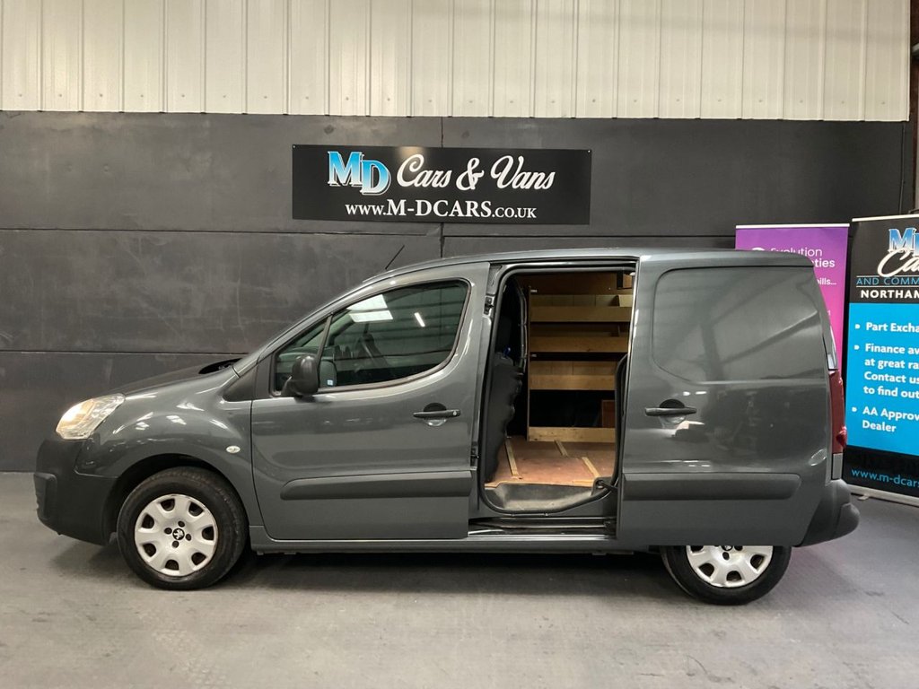 Used Peugeot Partner 2017 for sale - 76395867: Photo 21