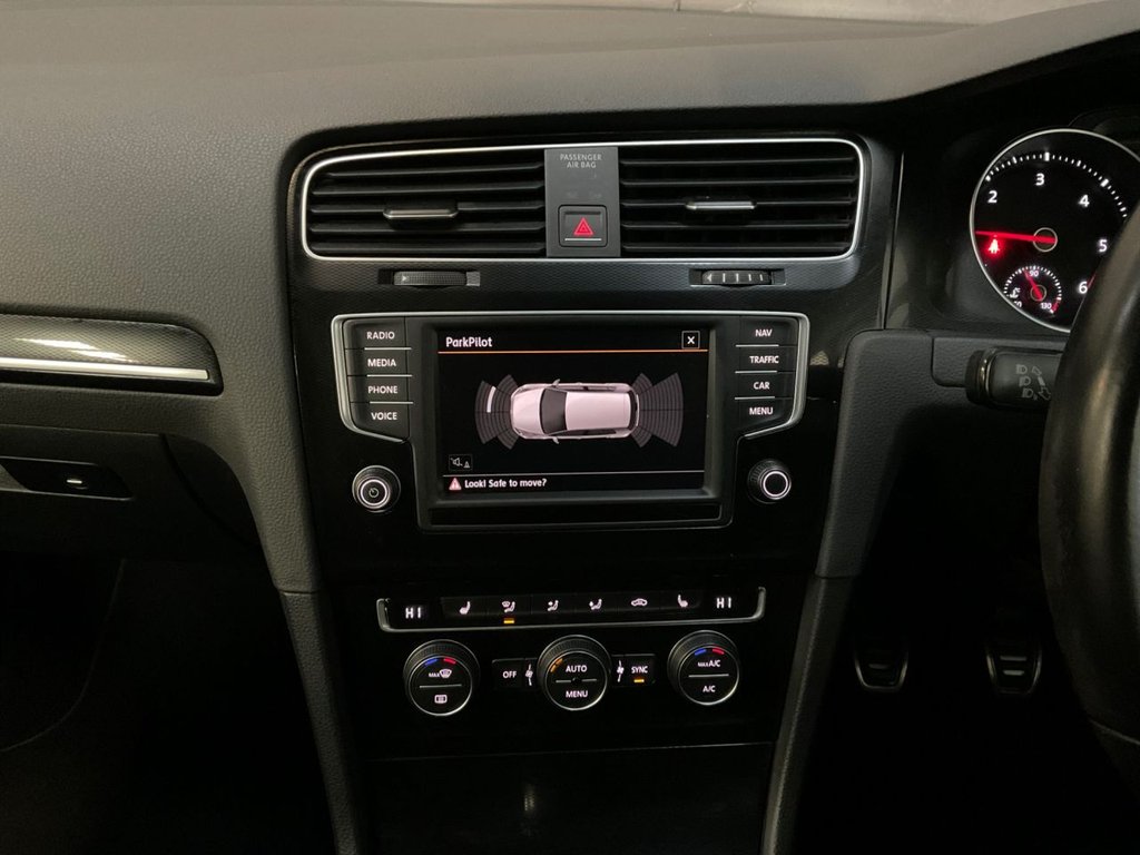 Used Volkswagen Golf 2016 for sale - 76900606: Photo 31