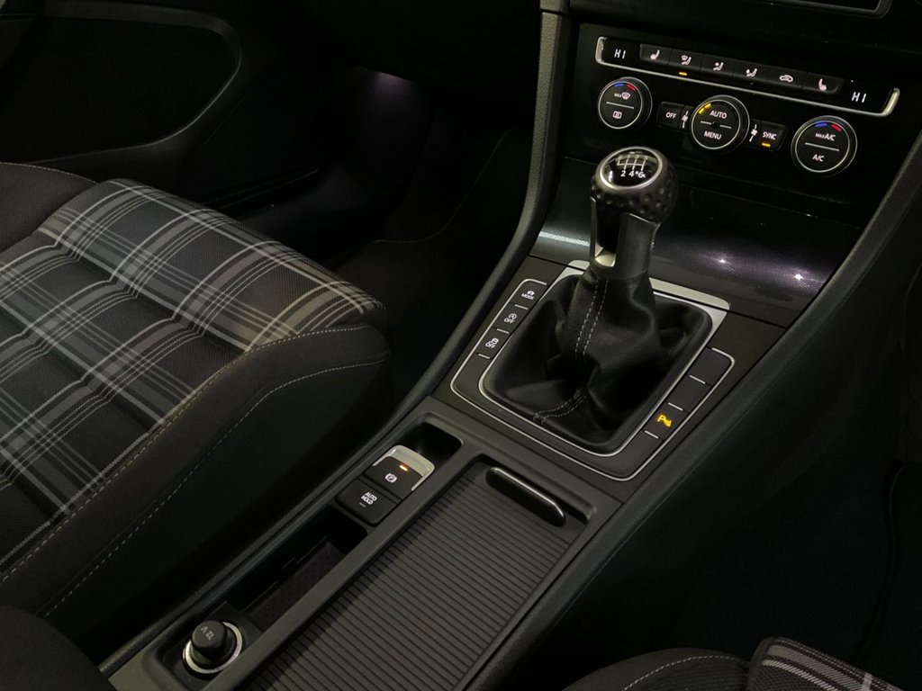 Used Volkswagen Golf 2016 for sale - 76900606: Photo 35