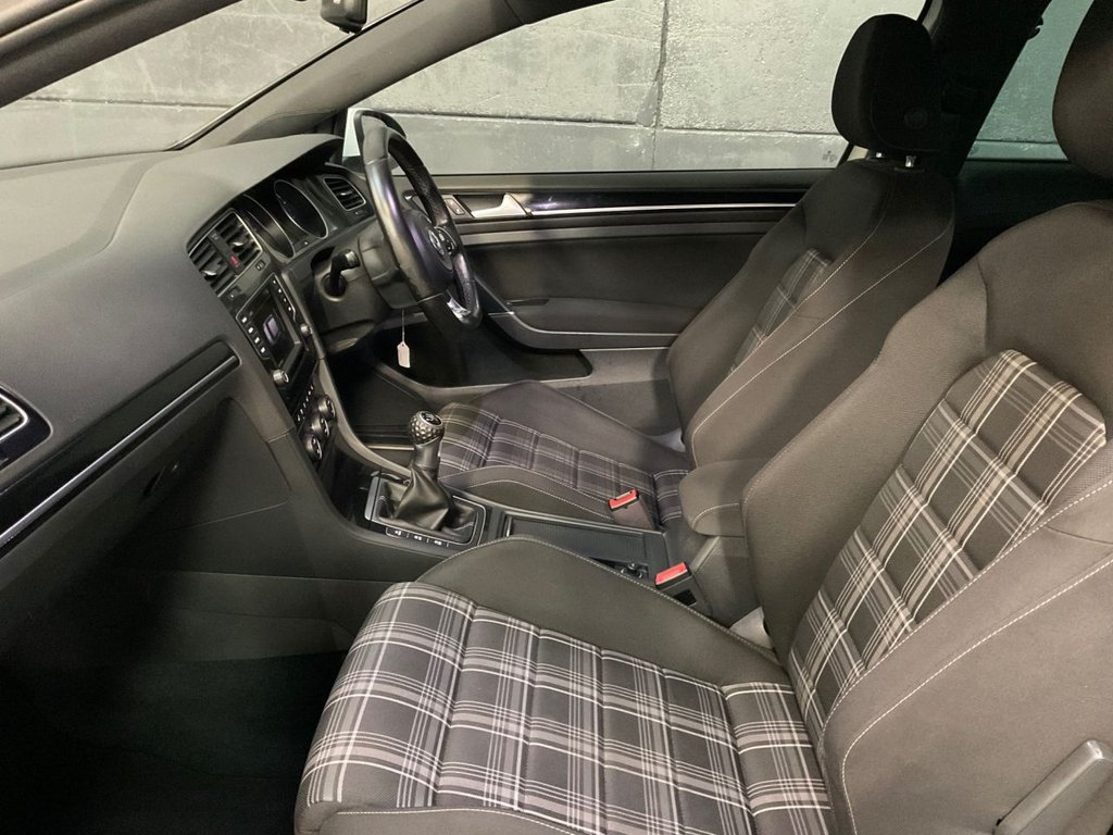 Used Volkswagen Golf 2016 for sale - 76900606: Photo 39