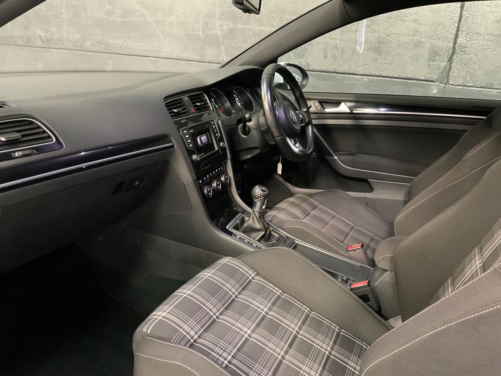 Used Volkswagen Golf 2016 for sale - 76900606: Photo 40