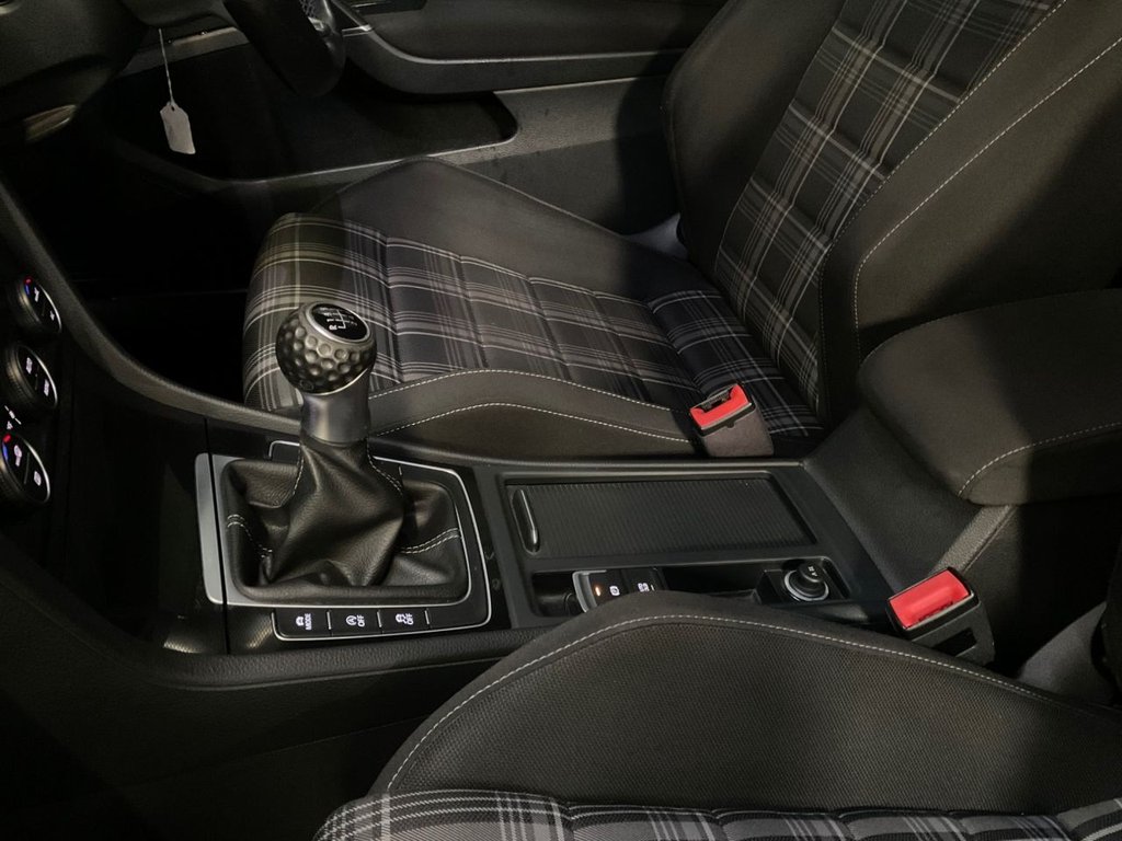 Used Volkswagen Golf 2016 for sale - 76900606: Photo 43