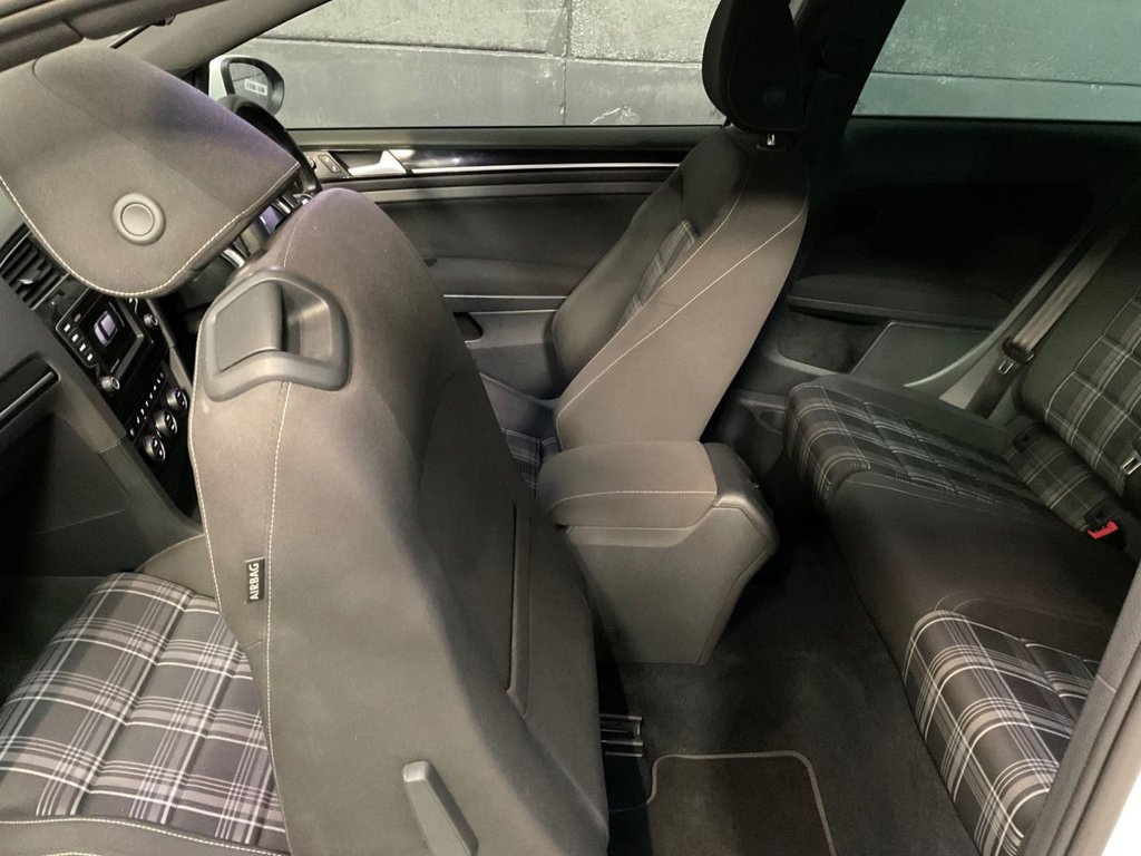 Used Volkswagen Golf 2016 for sale - 76900606: Photo 44