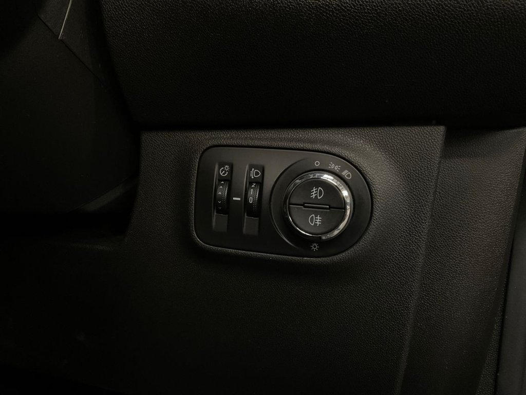 Used Vauxhall Corsa 2015 for sale - 78029979: Photo 33