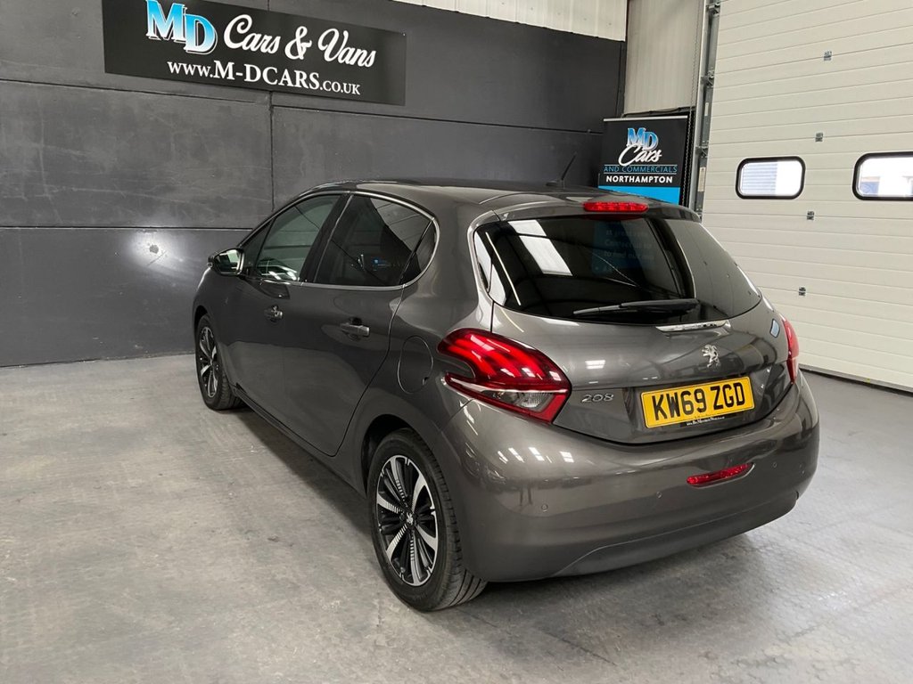 Used Peugeot 208 2019 for sale - 76820309: Photo 14