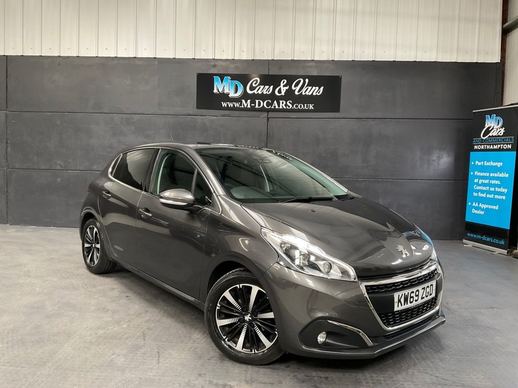 Used Peugeot 208 2019 for sale - 76820309: Photo 2